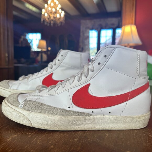 Nike Blazer Mid 77  Size 8.5 Shoes CZ1055-101 White Habanero Red - Picture 3 of 11